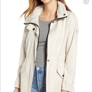 Back Bow Hooded Water Resistant Raincoat